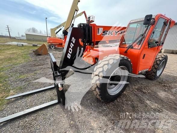 SkyTrak 8042 Teleskopiniai krautuvai