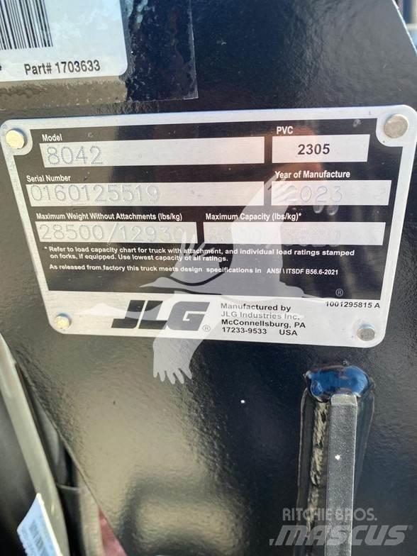 SkyTrak 8042 Teleskopiniai krautuvai