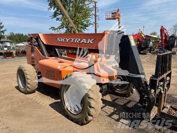 SkyTrak 8042 Teleskopiniai krautuvai