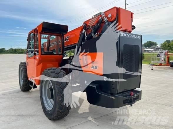 SkyTrak 8042 Teleskopiniai krautuvai