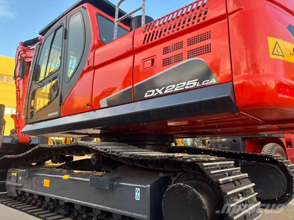 Doosan DX 225 LC Vikšriniai ekskavatoriai