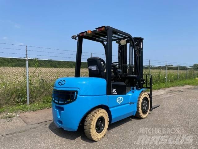 EP EFL302 | 3T | LI-ION Elektriniai šakiniai krautuvai