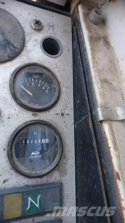 Liebherr A900 Ratiniai ekskavatoriai