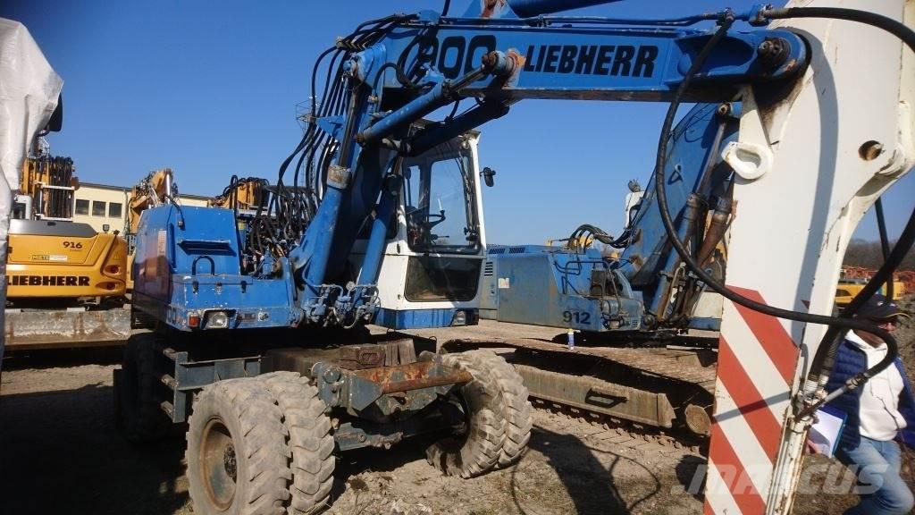 Liebherr A900 Ratiniai ekskavatoriai