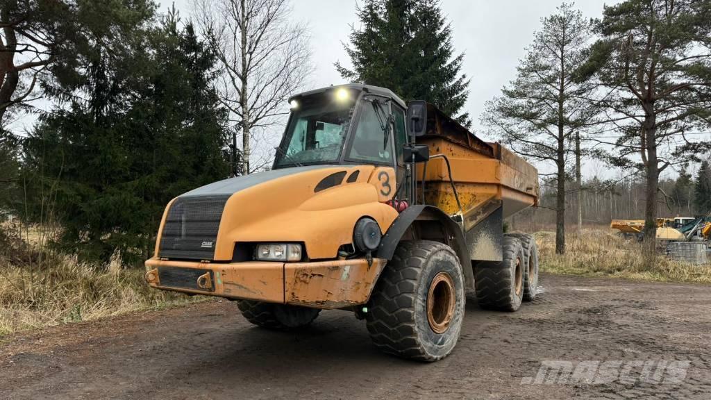 CASE 330 B Karjeriniai savivarčiai