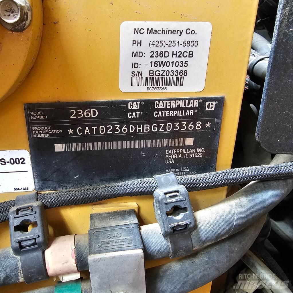 CAT 236D Krautuvai su šoniniu pasukimu