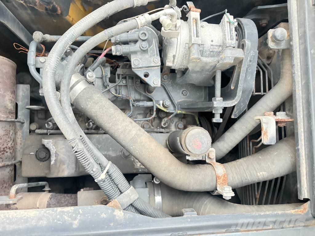 Komatsu PC 138 US Vikšriniai ekskavatoriai