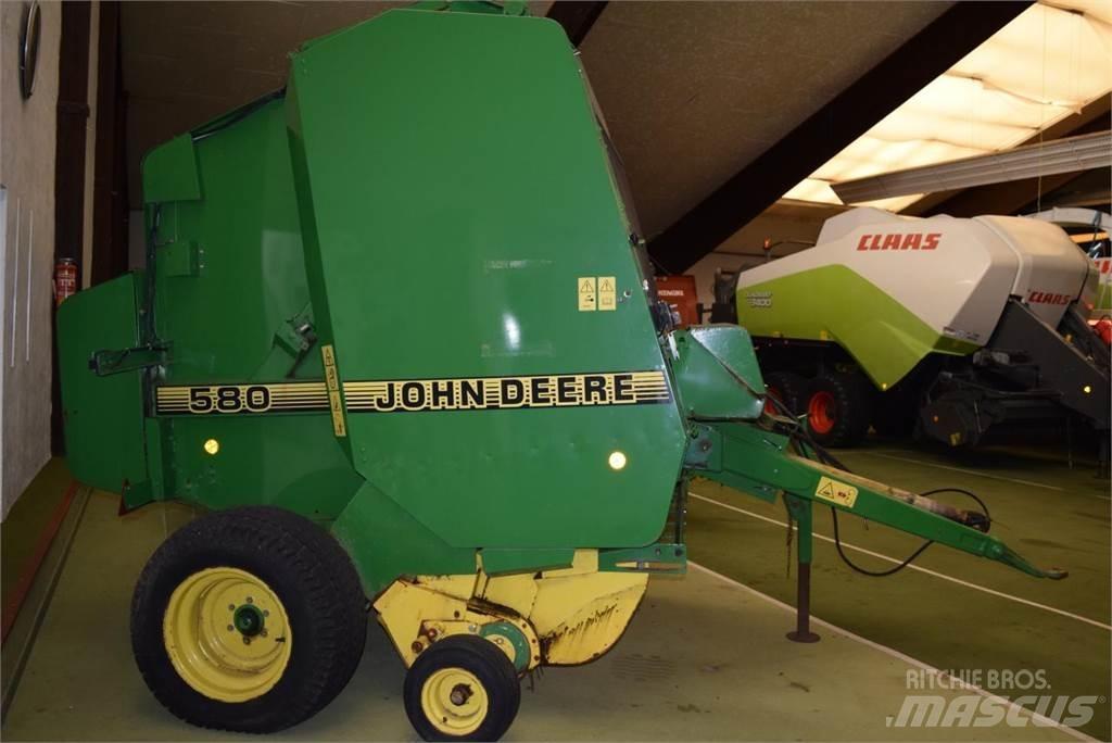 John Deere 580 Ritinių presai