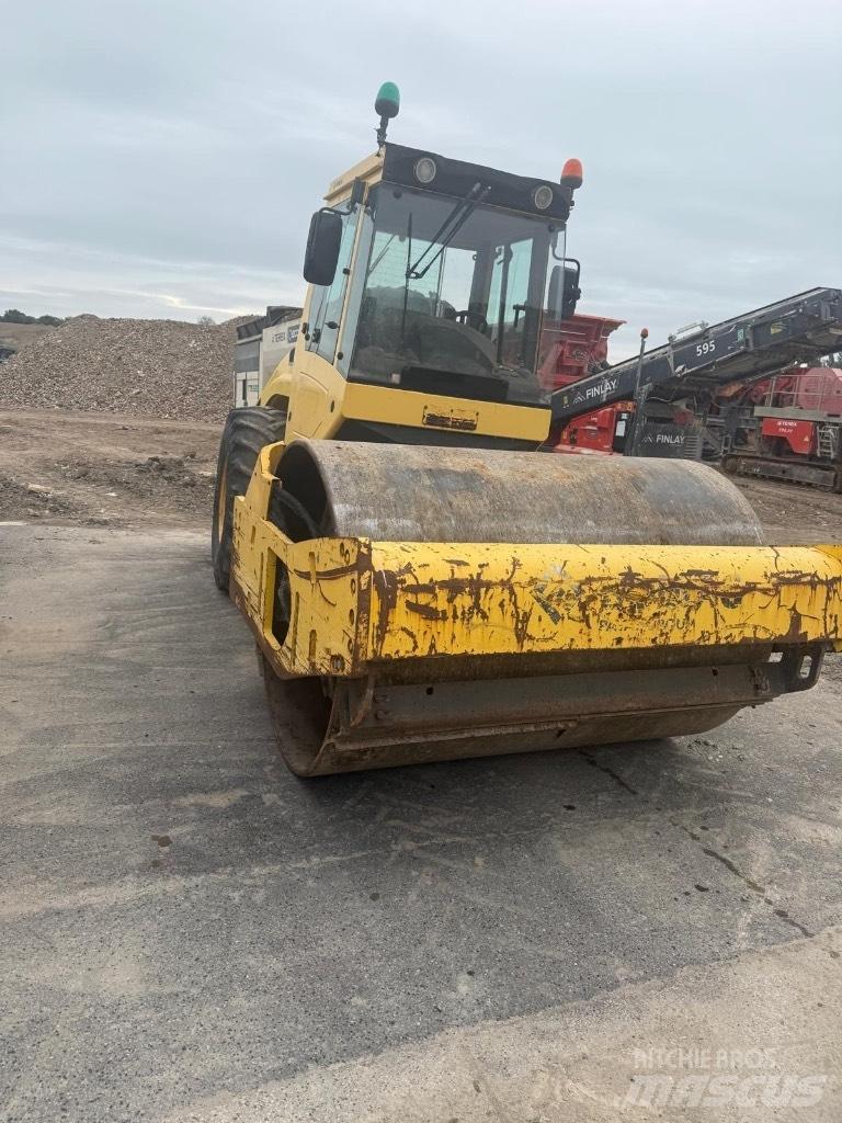 Bomag BW 213 D H-4 Vieno būgno volai