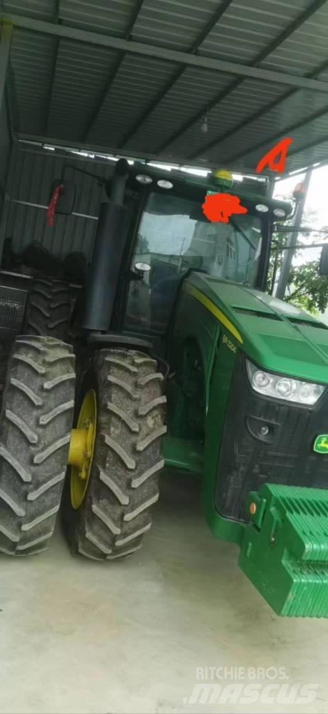 John Deere 8R·3204 Traktoriai
