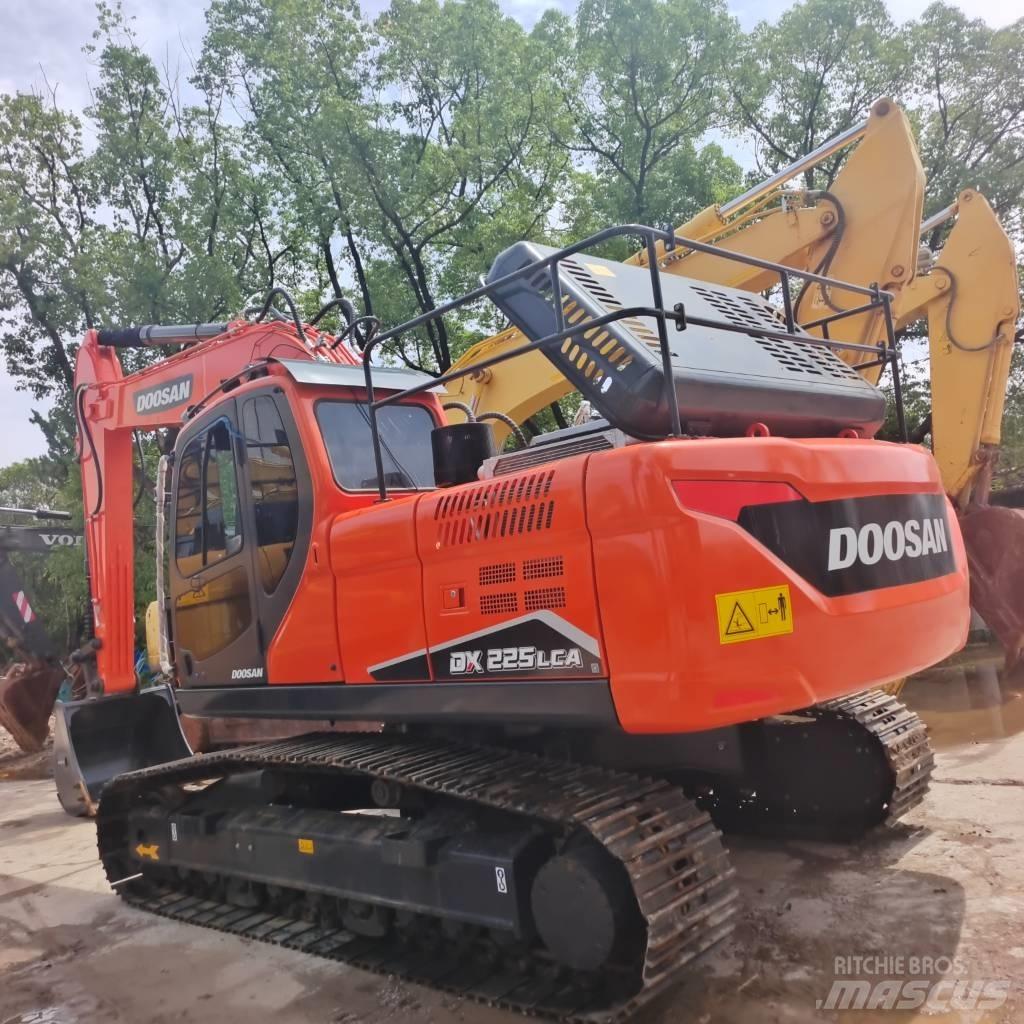 Doosan DX 225 LC Vikšriniai ekskavatoriai