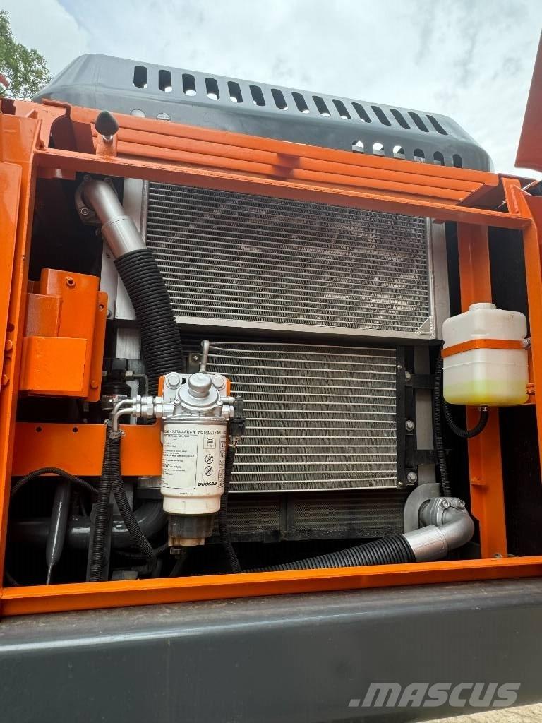 Doosan DX 225 LCA Vidutinės galios ekskavatoriai 7-12 t