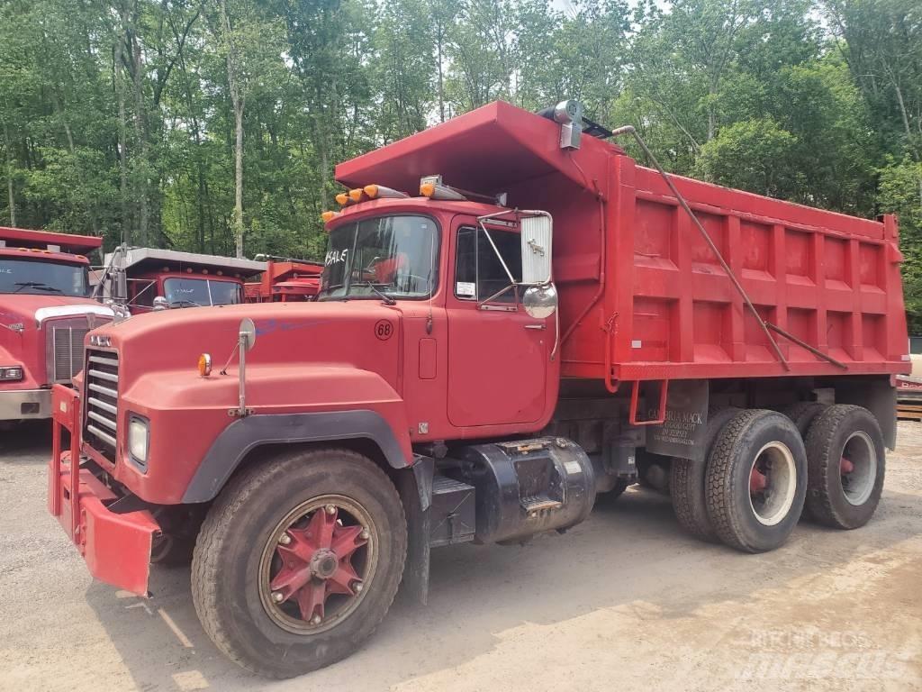 Mack RD690SX Savivarčių priekabų vilkikai