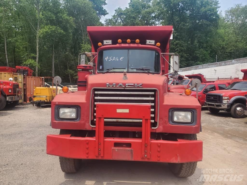 Mack RD690SX Savivarčių priekabų vilkikai