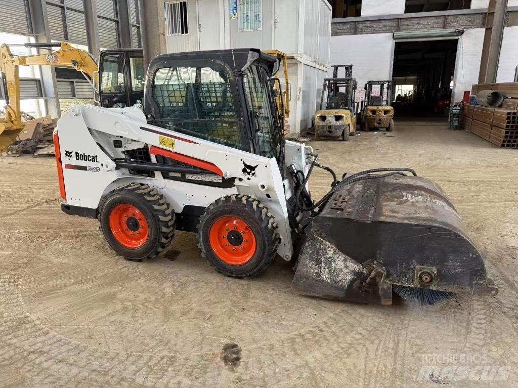 Bobcat S 550 Krautuvai su šoniniu pasukimu