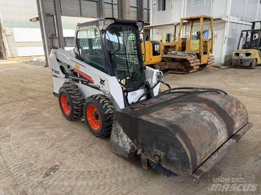Bobcat S 550 Krautuvai su šoniniu pasukimu