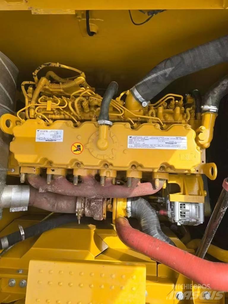 CAT 320 Vikšriniai ekskavatoriai