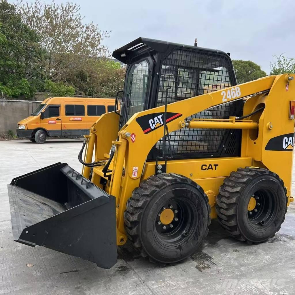 CAT 246 B Mini krautuvai