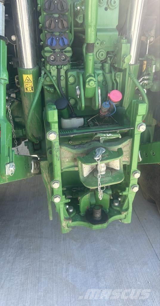 John Deere 6250R Traktoriai