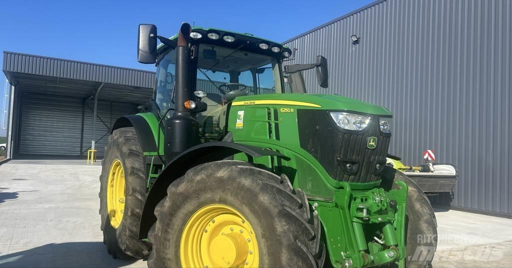 John Deere 6250R Traktoriai