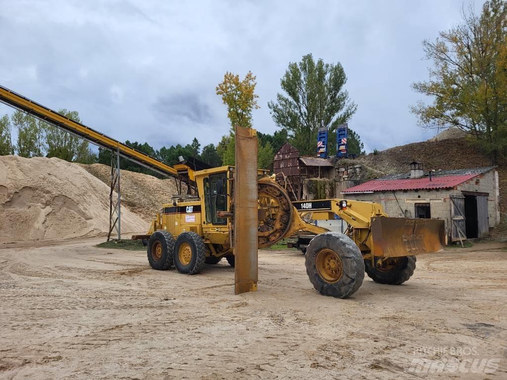 CAT 140 H Greideriai