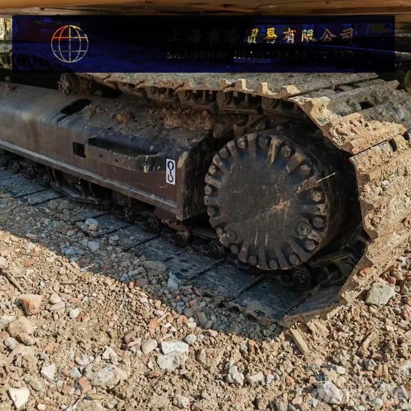 CAT 323 D Vikšriniai ekskavatoriai