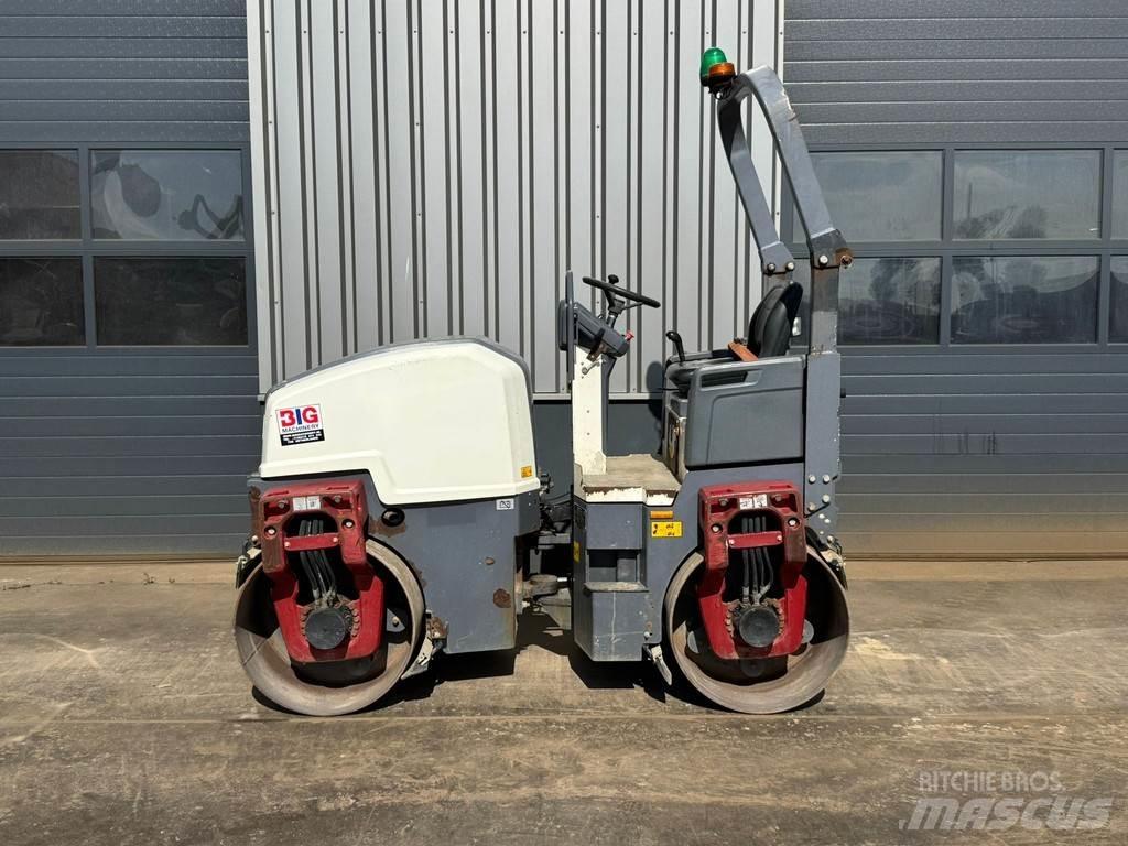Dynapac CC1200 Porinių būgnų volai