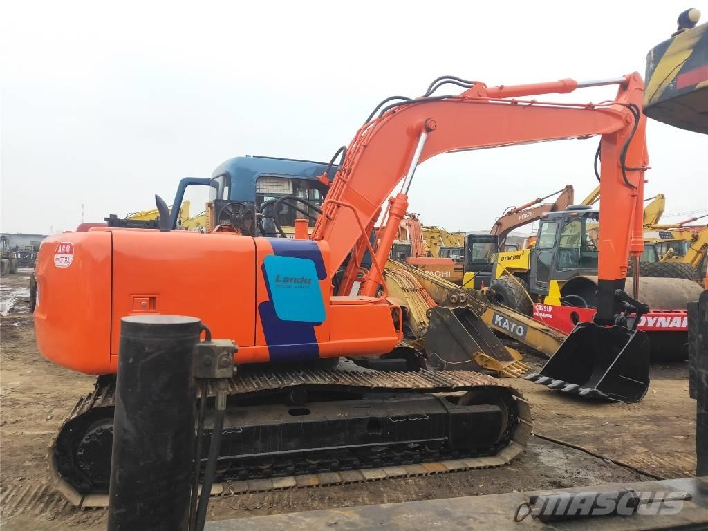 Hitachi EX120 Vidutinės galios ekskavatoriai 7-12 t