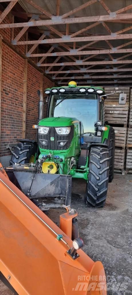 John Deere 6125 R Traktoriai