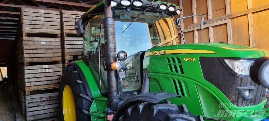 John Deere 6125 R Traktoriai