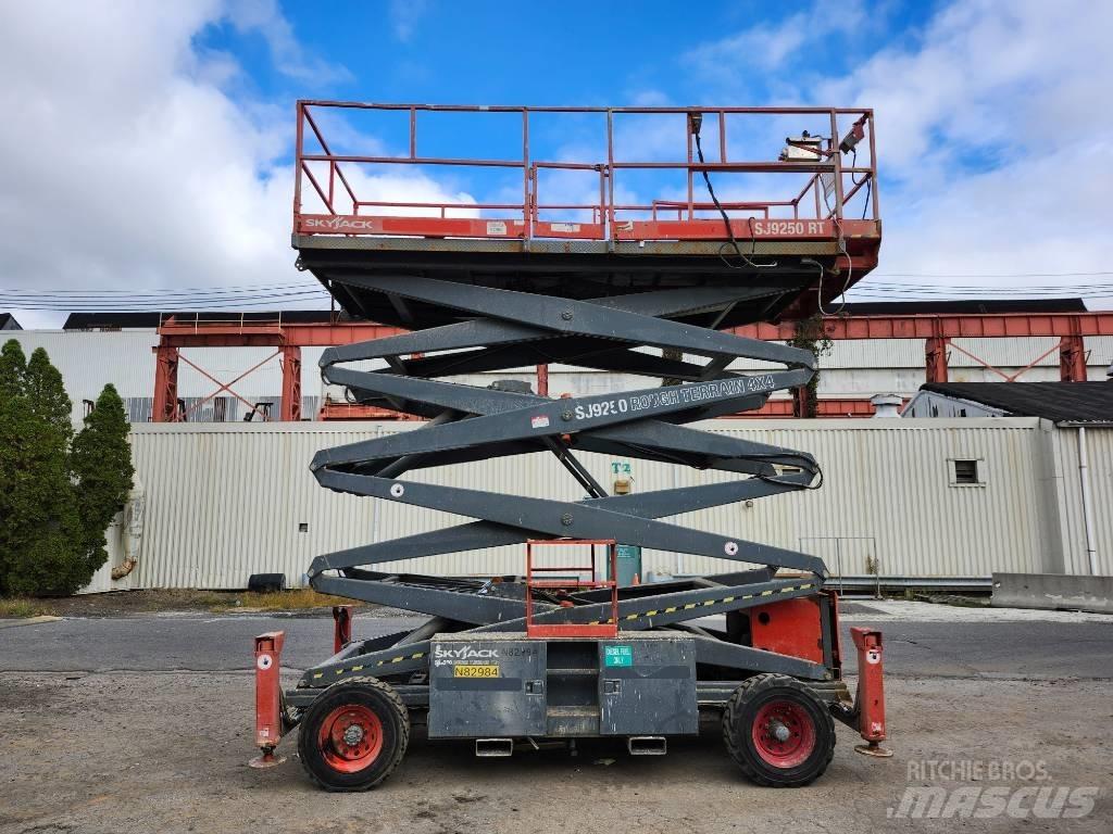 SkyJack SJ 9250 RT Žirkliniai keltuvai