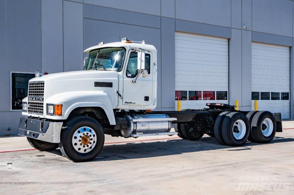 Mack CHN 613 Naudoti vilkikai