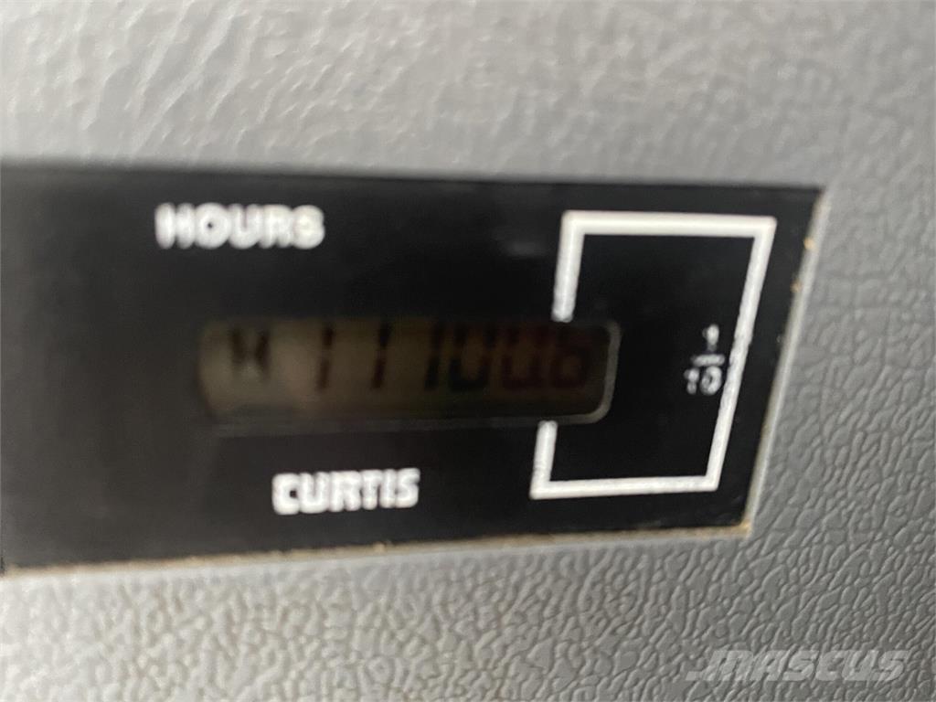 Hyundai HX520L Vikšriniai ekskavatoriai