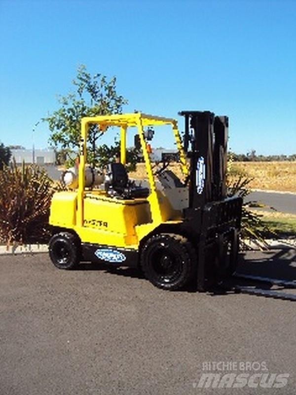 Hyster H 3.00DX Ant sunkvežimių montuojami šakiniai krautuvai