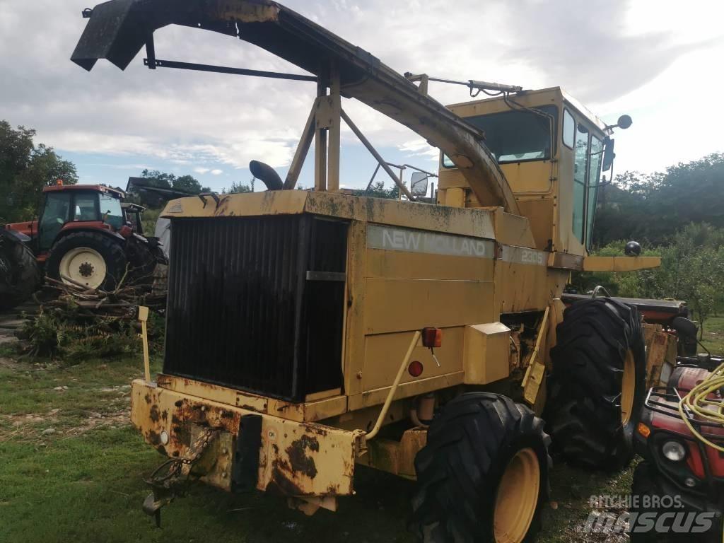 New Holland 2305 Pašarų ruošimo technika