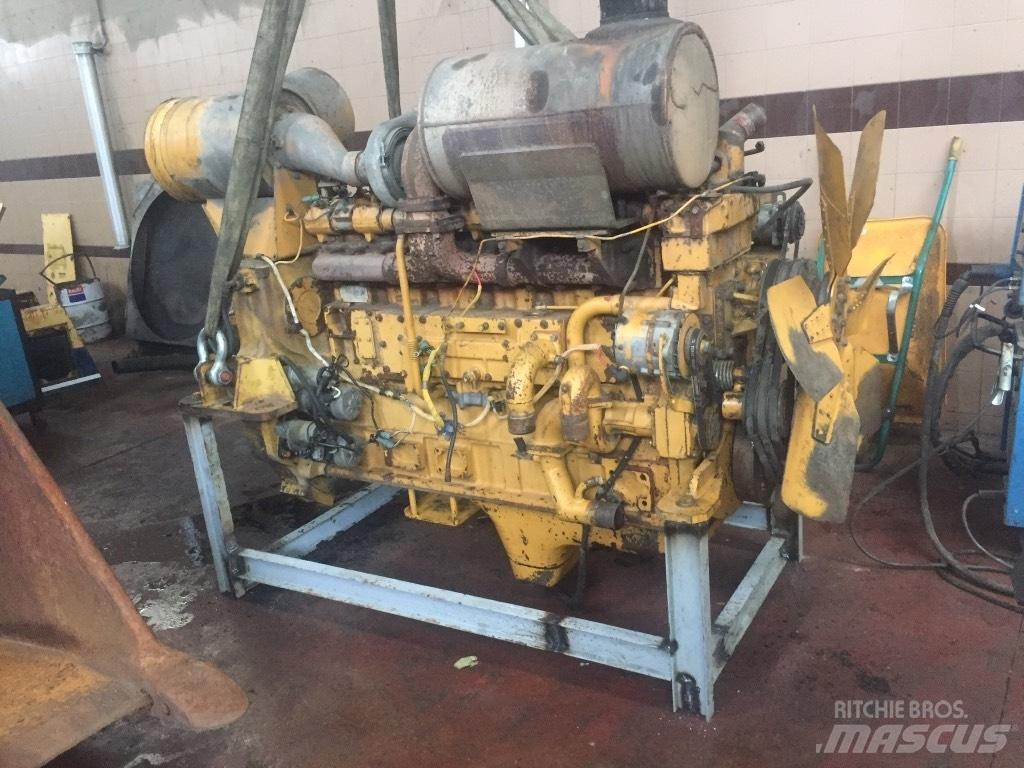 Komatsu WA600-1 Naudoti ratiniai krautuvai