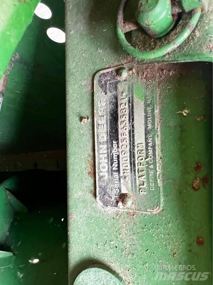 John Deere 925 Derliaus nuėmimo kombainų galvos