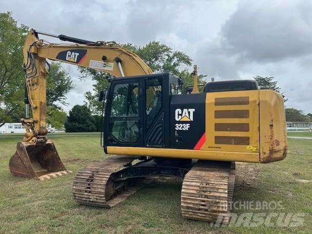  2017 CAT 323 FL Vikšriniai ekskavatoriai