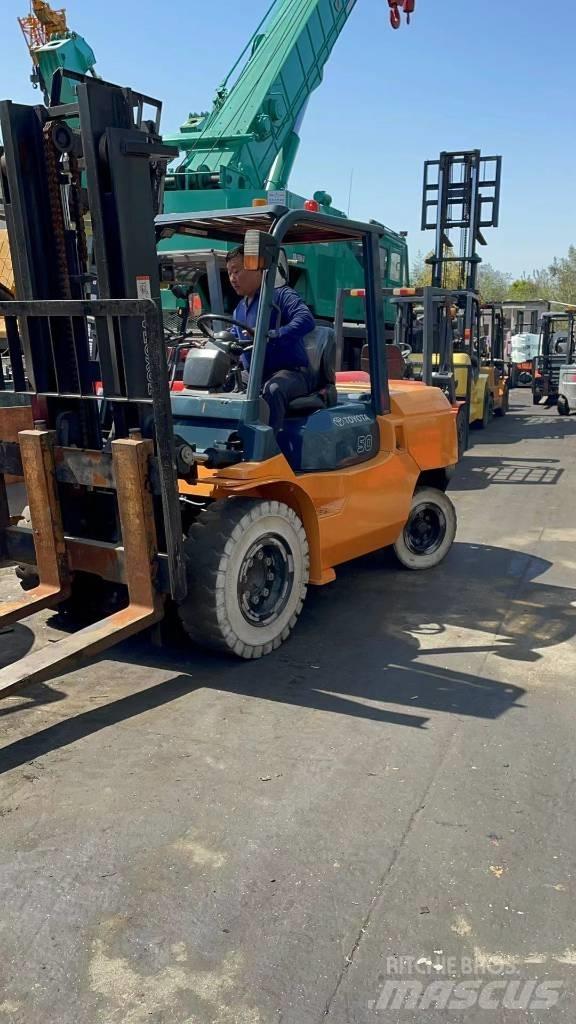 Toyota 5 ton Dyzeliniai krautuvai