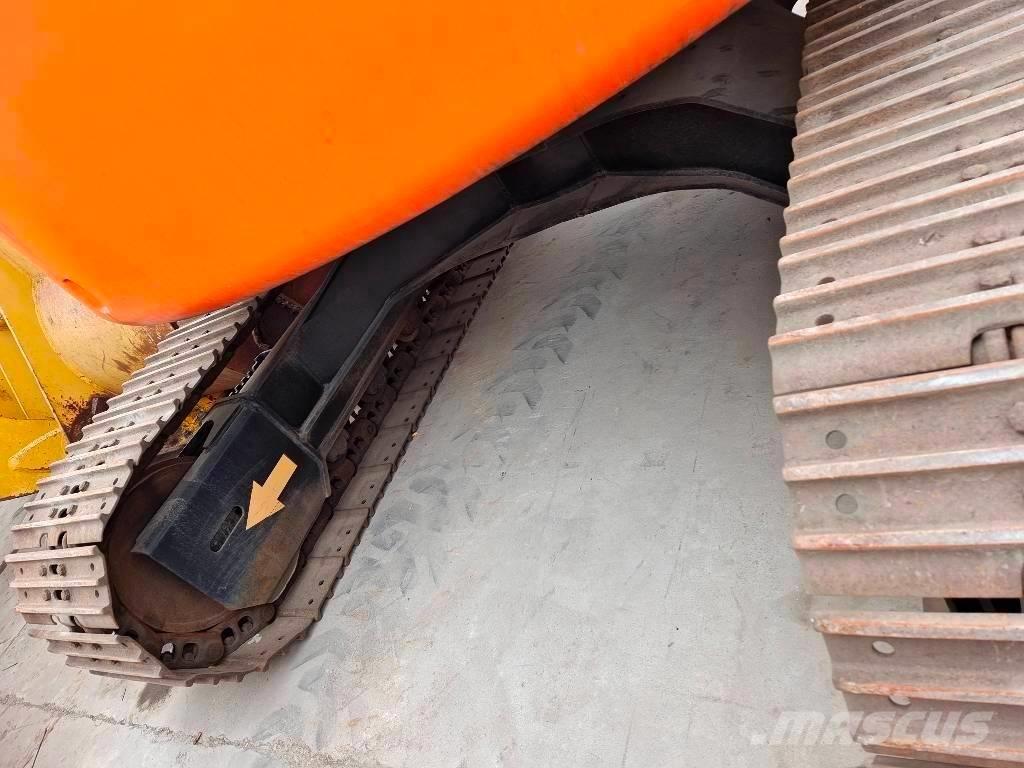 Hitachi ZX 135 US Vikšriniai ekskavatoriai