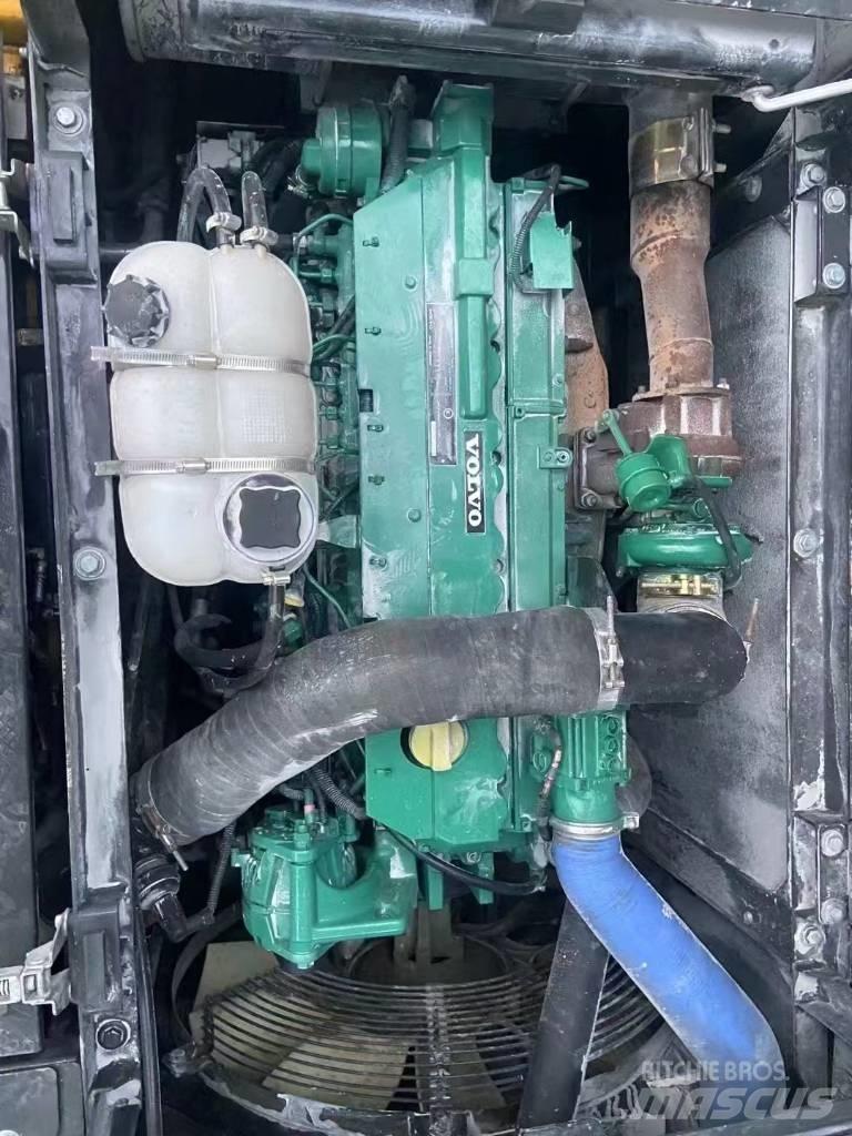 Volvo 290D Vikšriniai ekskavatoriai