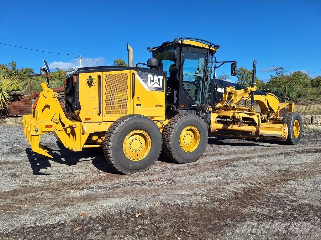 CAT 140 M Greideriai