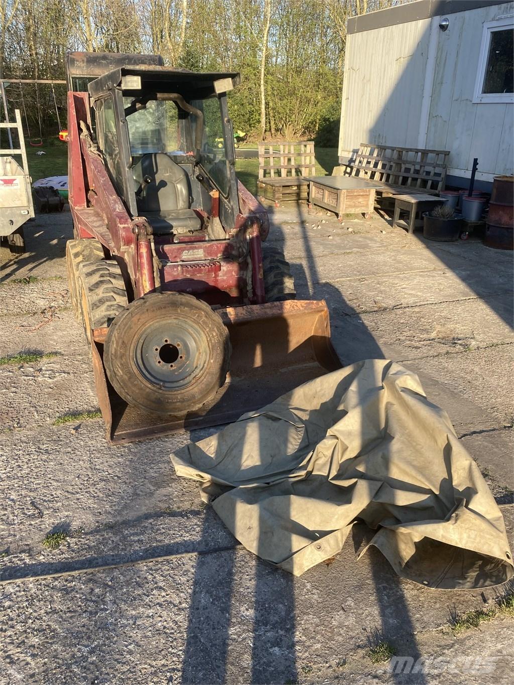 CASE 1840 Krautuvai su šoniniu pasukimu