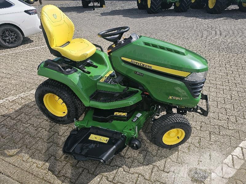 John Deere X590 Šienapjovės