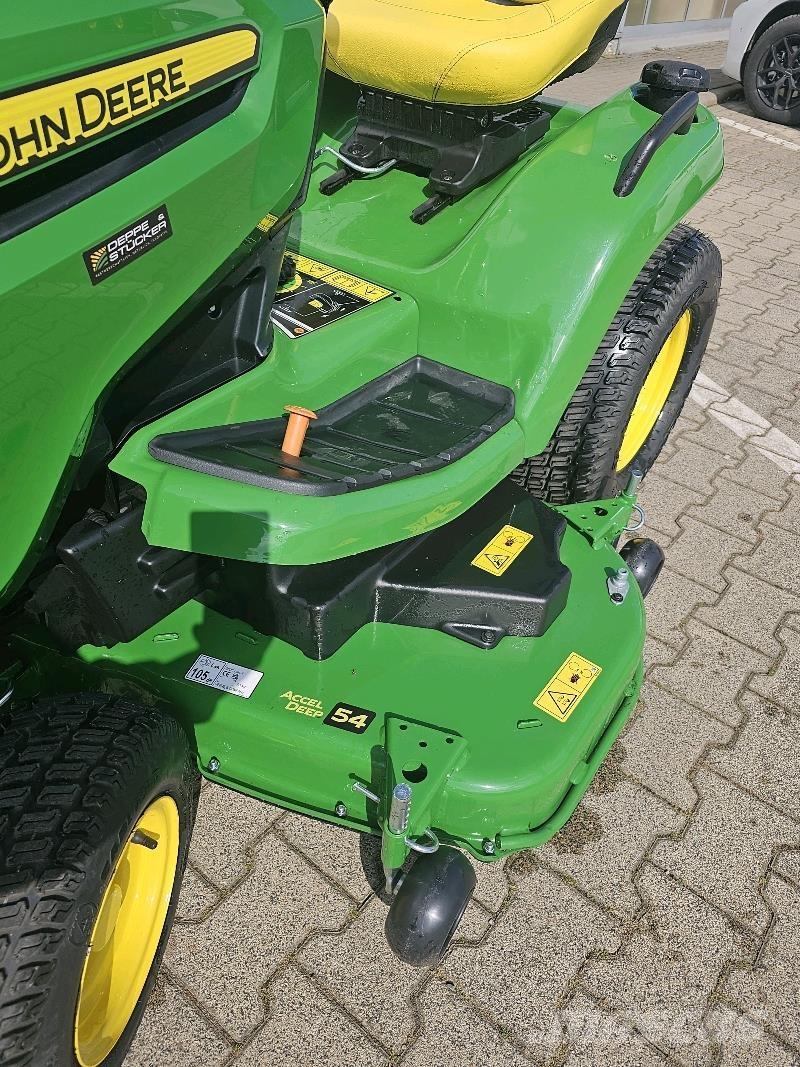 John Deere X590 Šienapjovės