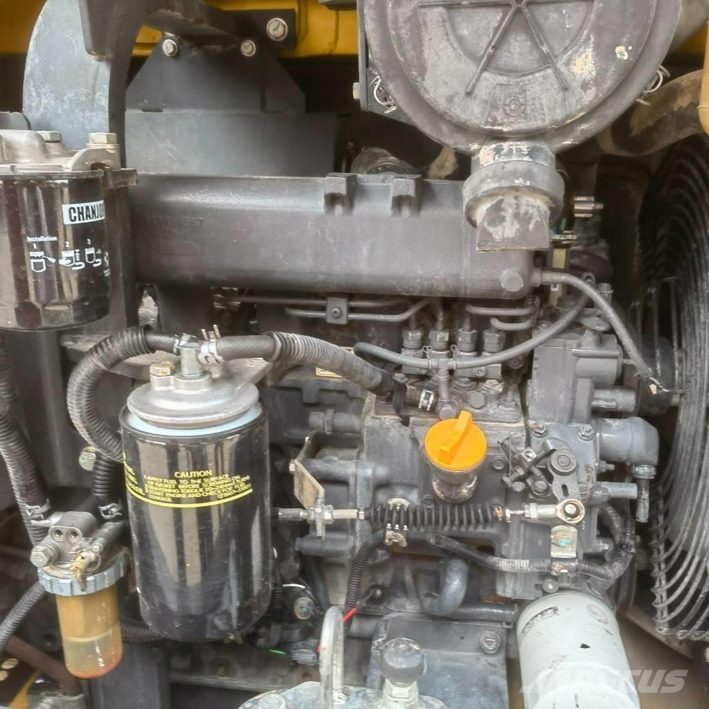 Komatsu PC56 Vikšriniai ekskavatoriai