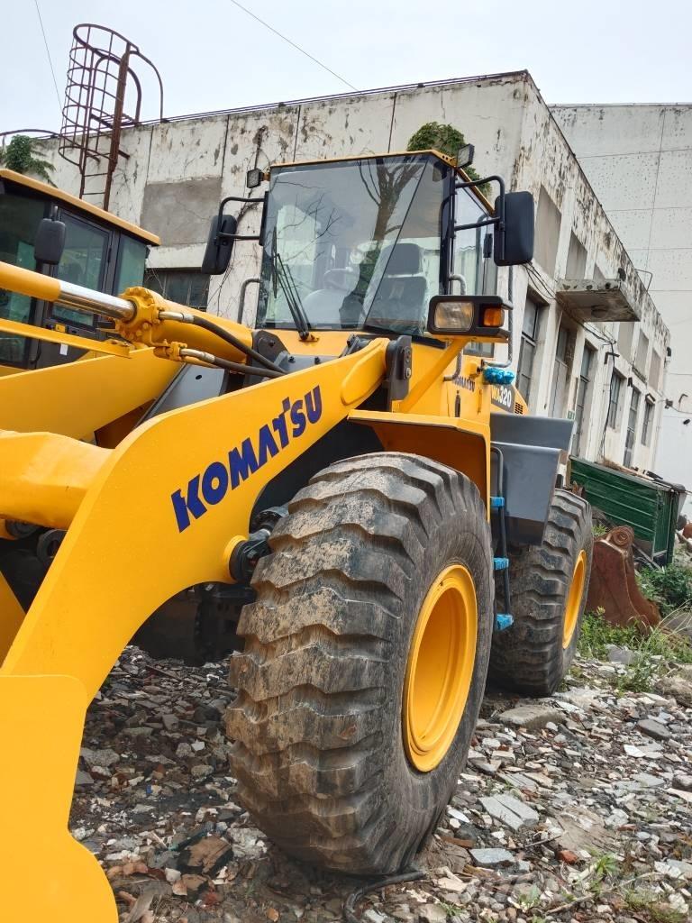 Komatsu WA 320 Naudoti ratiniai krautuvai