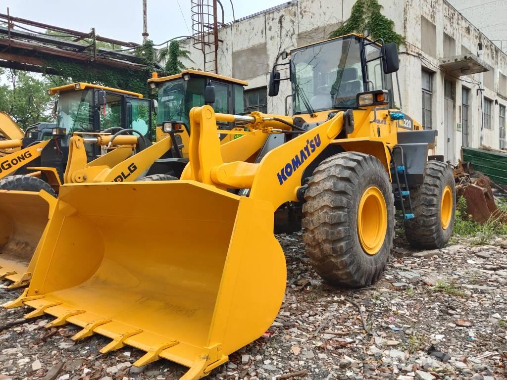 Komatsu WA 320 Naudoti ratiniai krautuvai