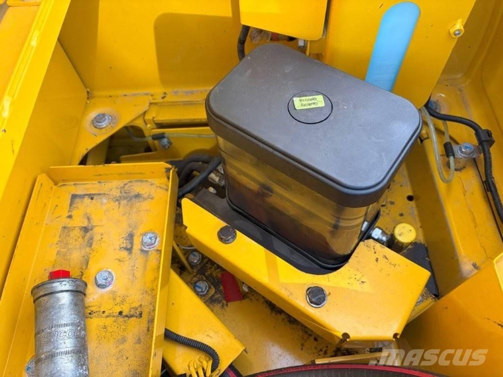 Komatsu PC 240 LC-11 Vikšriniai ekskavatoriai