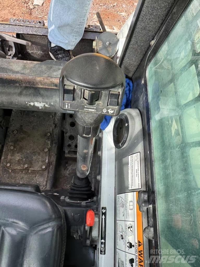 Bobcat S 300 Krautuvai su šoniniu pasukimu